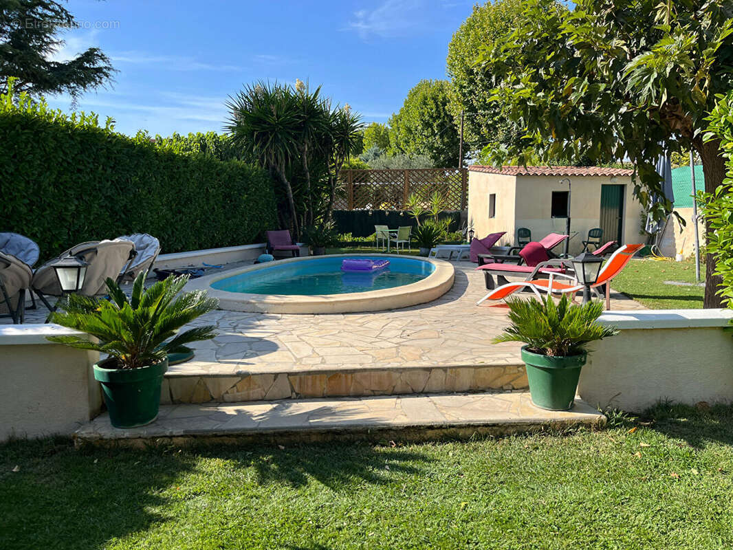Maison 168m² à saint-étienne-du-grès - photo 3