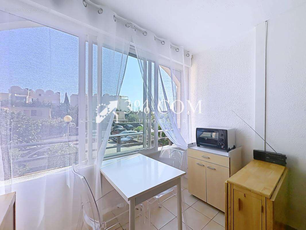 Appartement 3 pièces: 1 chambre  + Cabine avec loggia   Grui - photo 3