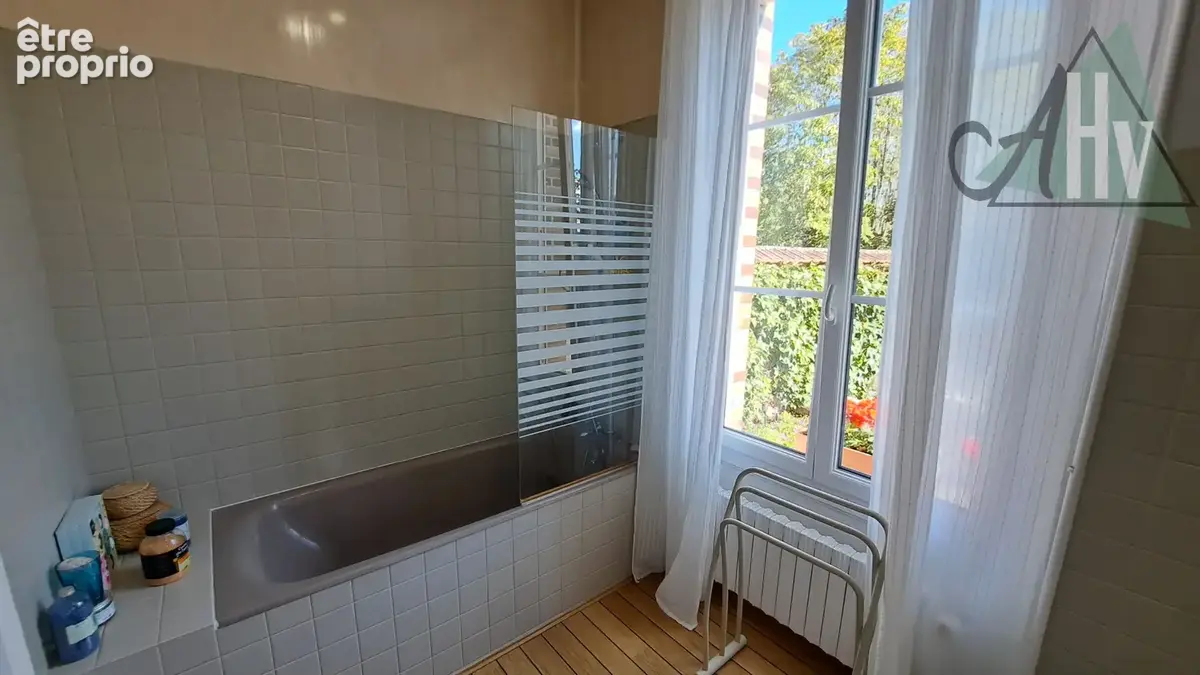 Egriselles le Bocage (89) - Belle maison de 152 m2 avec 4 chambres, joli jardin et hangar de 52 m2. - photo 11