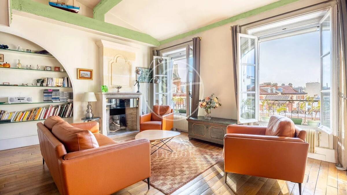 Appartement à PARIS-3E