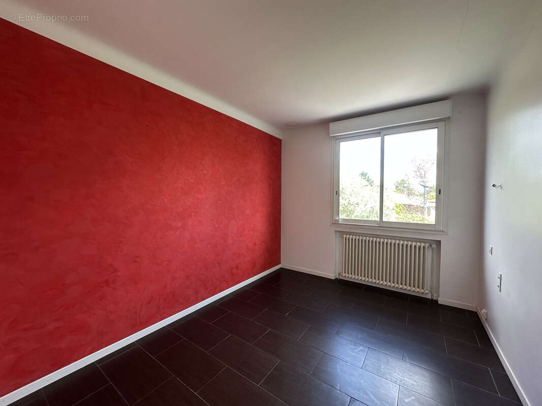 Roquefort rive gauche - maison familiale avec piscine et terrain - photo 16