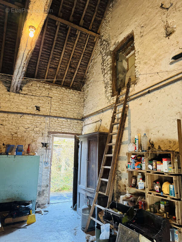 Maison à COURTEMPIERRE