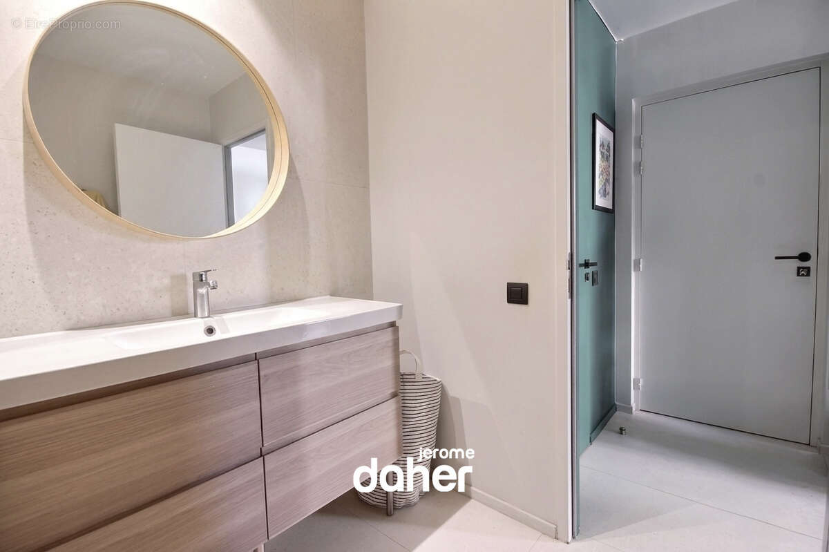 Appartement à MARSEILLE-6E