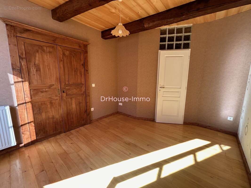 Maison 76 m² à Cahors  - photo 7