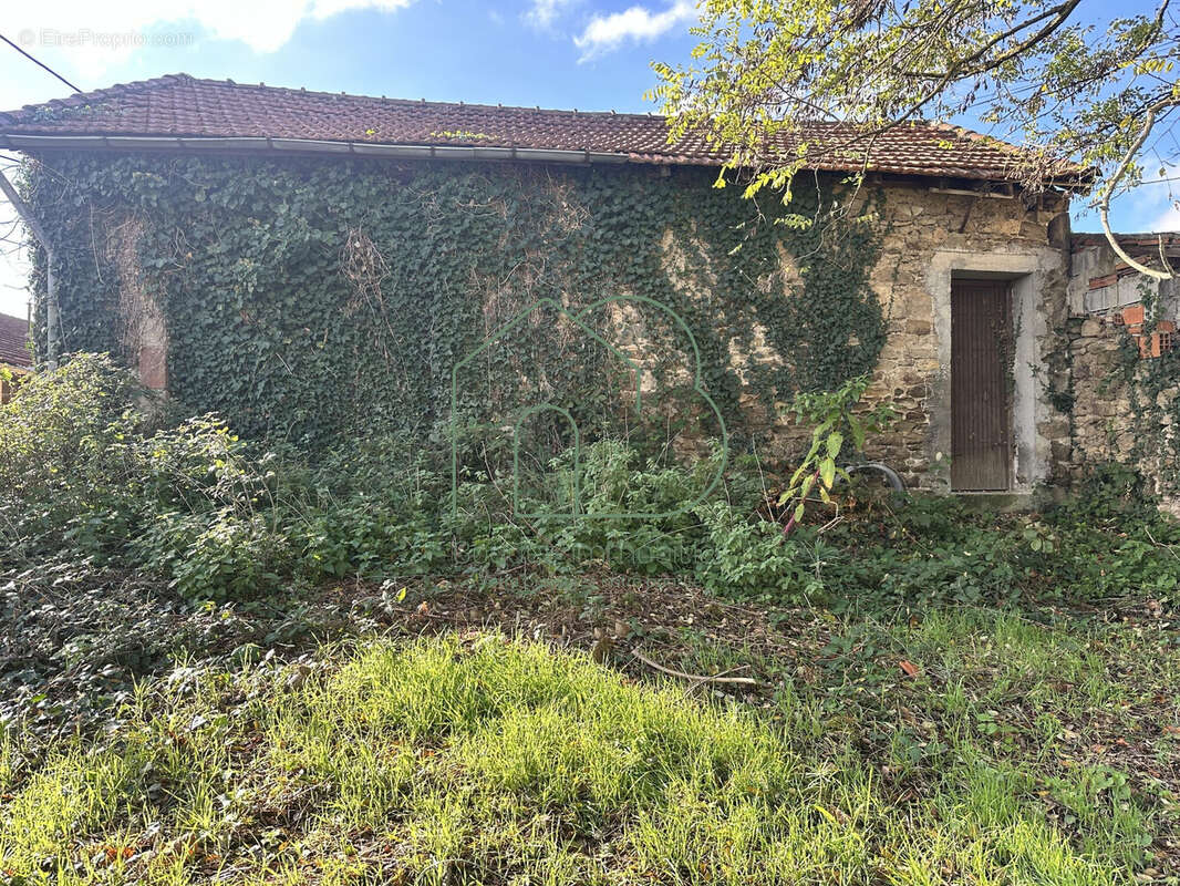 Maison 50 m² à Decazeville  - photo 3