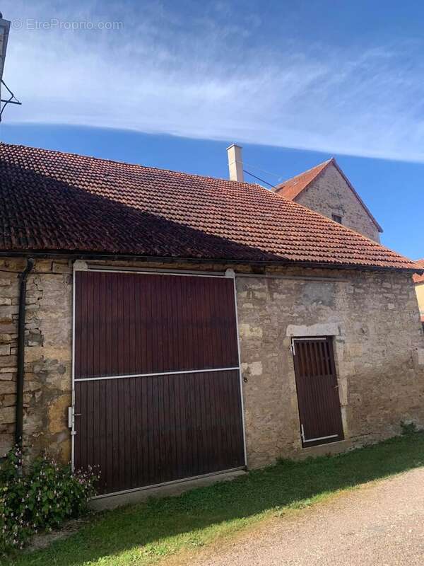 Maison à BOUX-SOUS-SALMAISE