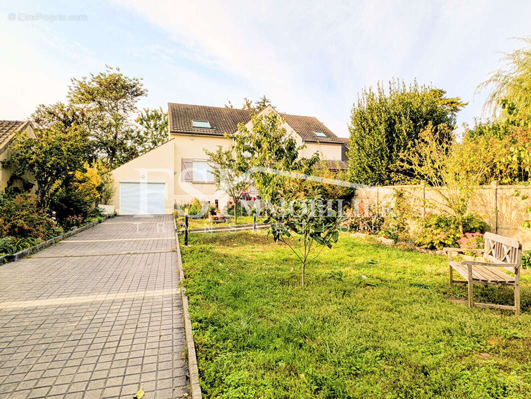 Maison à SAINT-LEU-LA-FORET