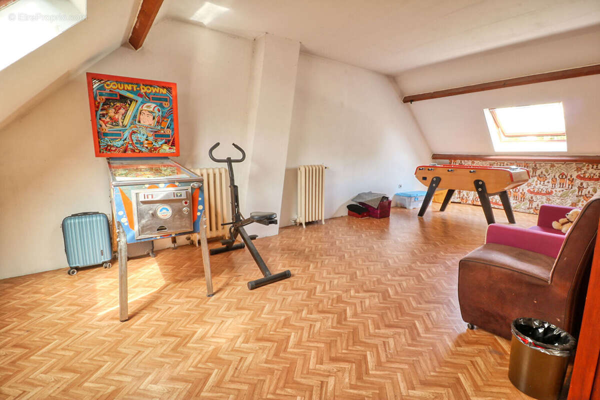 Maison Antony 10 pièce(s) - 5 chambres - 2 bureaux + dépendance - DPE C - photo 16