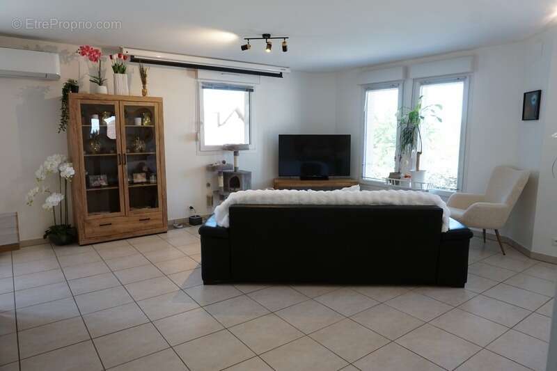 Magnifique pavillon climatisé en plain pied avec garages pour 3 voitures et grande terrasse couverte - photo 18