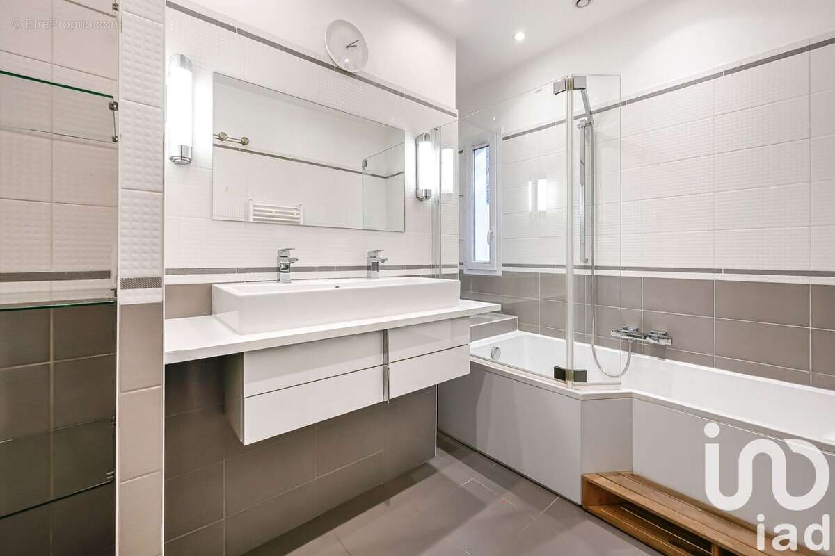 Photo 7 - Appartement à PARIS-8E