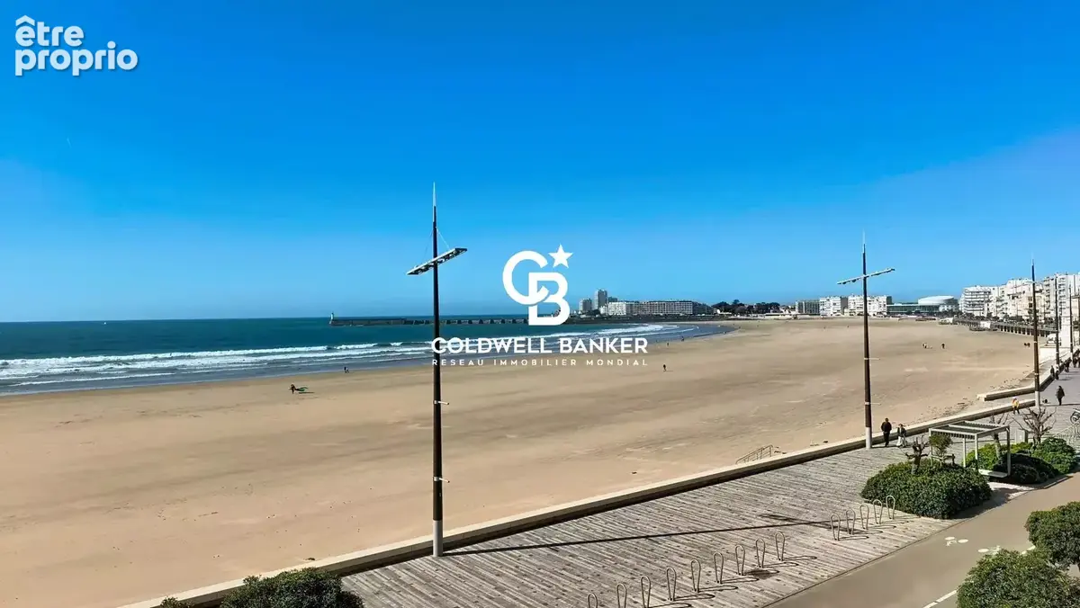 LES SABLES D'OLONNE: La Villa Flore : Signature de l'architecture balnéaire  sur le Remblai. - photo 2