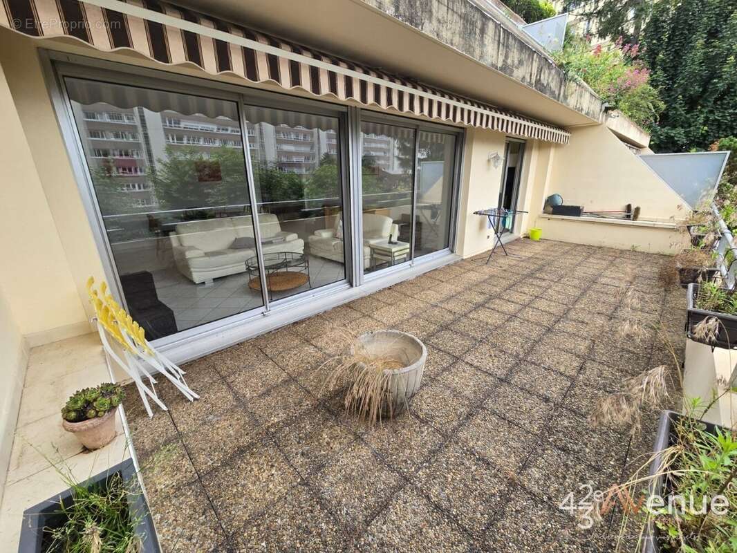 Appartement à SAINT-ETIENNE