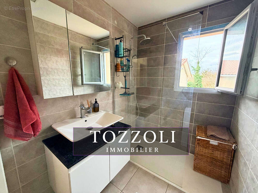 Maison à L'ISLE-D'ABEAU