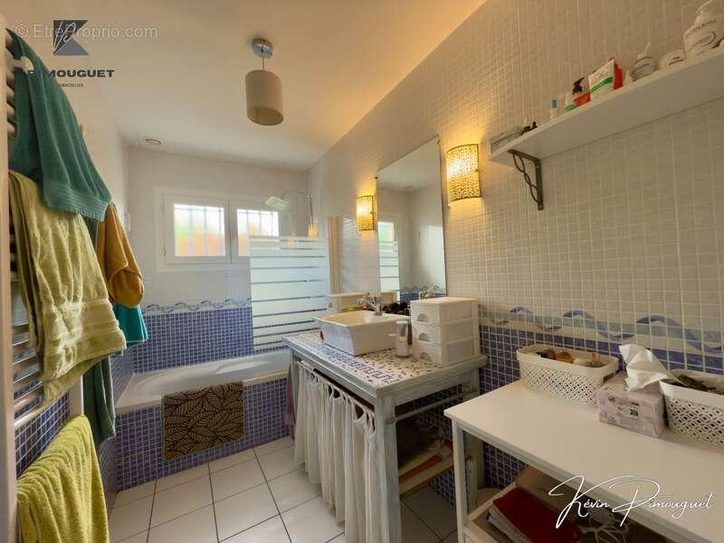 Maison à MOULIETS-ET-VILLEMARTIN