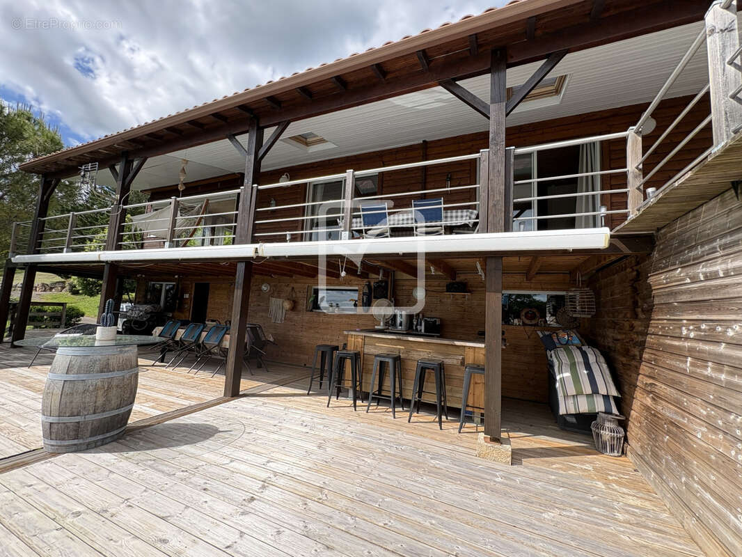 Maison à BELMONT-BRETENOUX