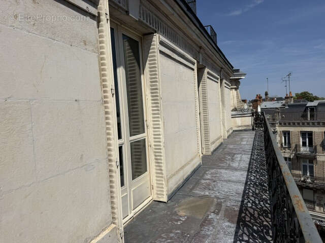 Bel appartement bourgeois de 92m2 au 4 ème étage avec ascenseur d'un immeuble haussmannien - photo 3
