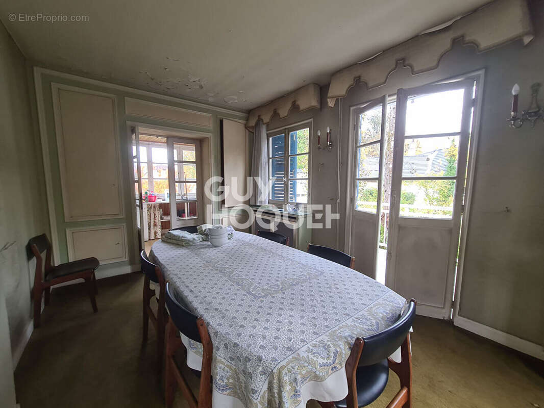 Maison à LA CELLE-SAINT-CLOUD