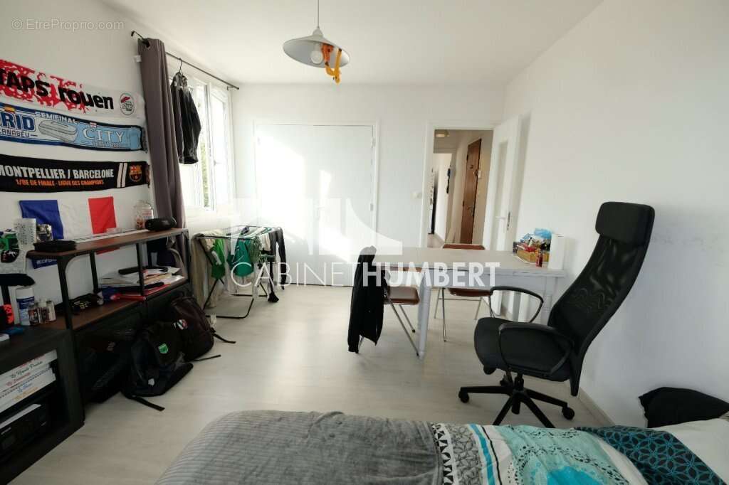 Appartement 32 m² à Saint-Etienne  - photo 4