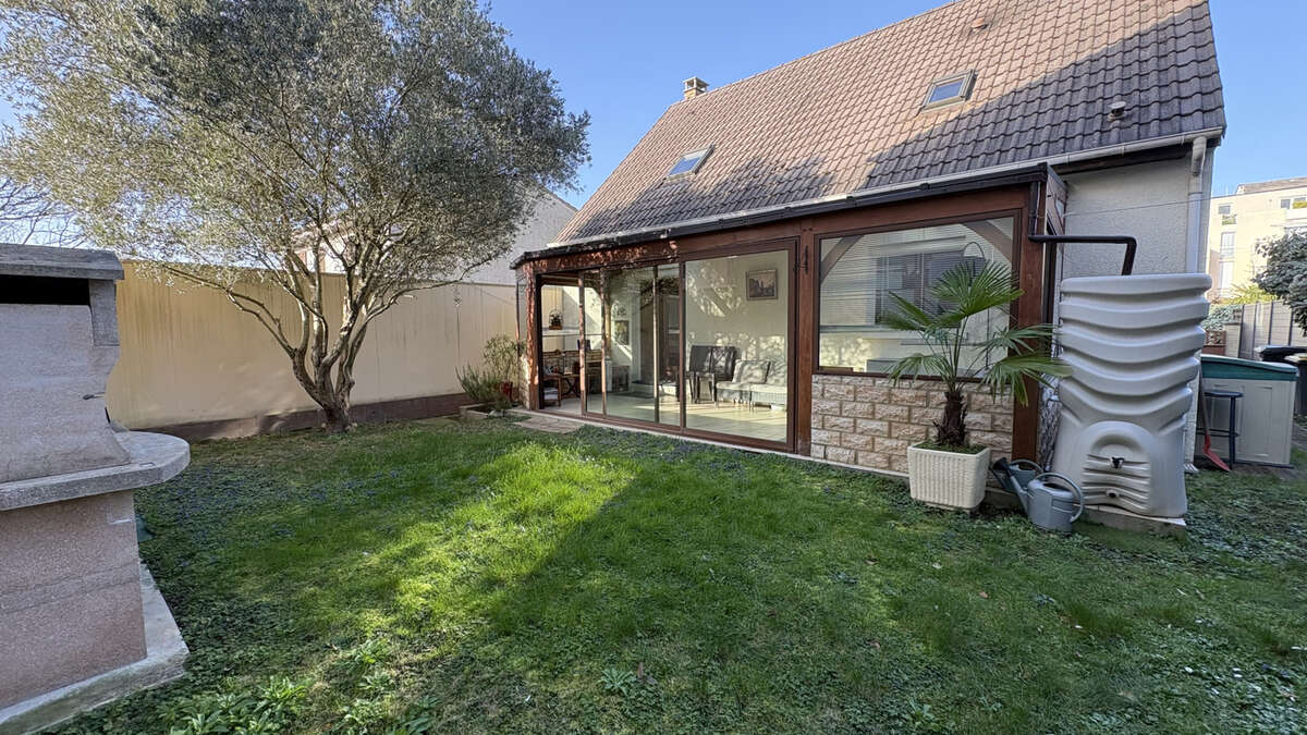 Maison à SARTROUVILLE