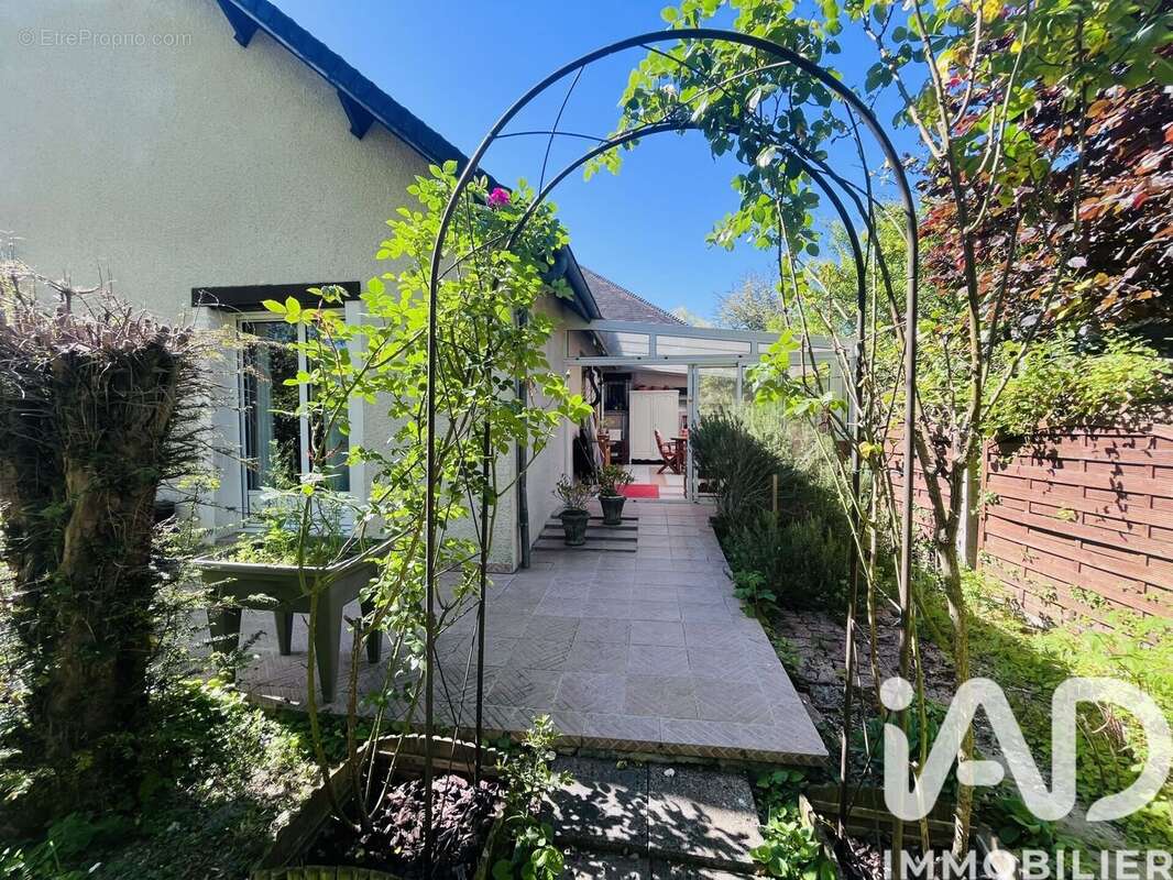 Photo 3 - Maison à SAINT-JULIEN-LES-VILLAS