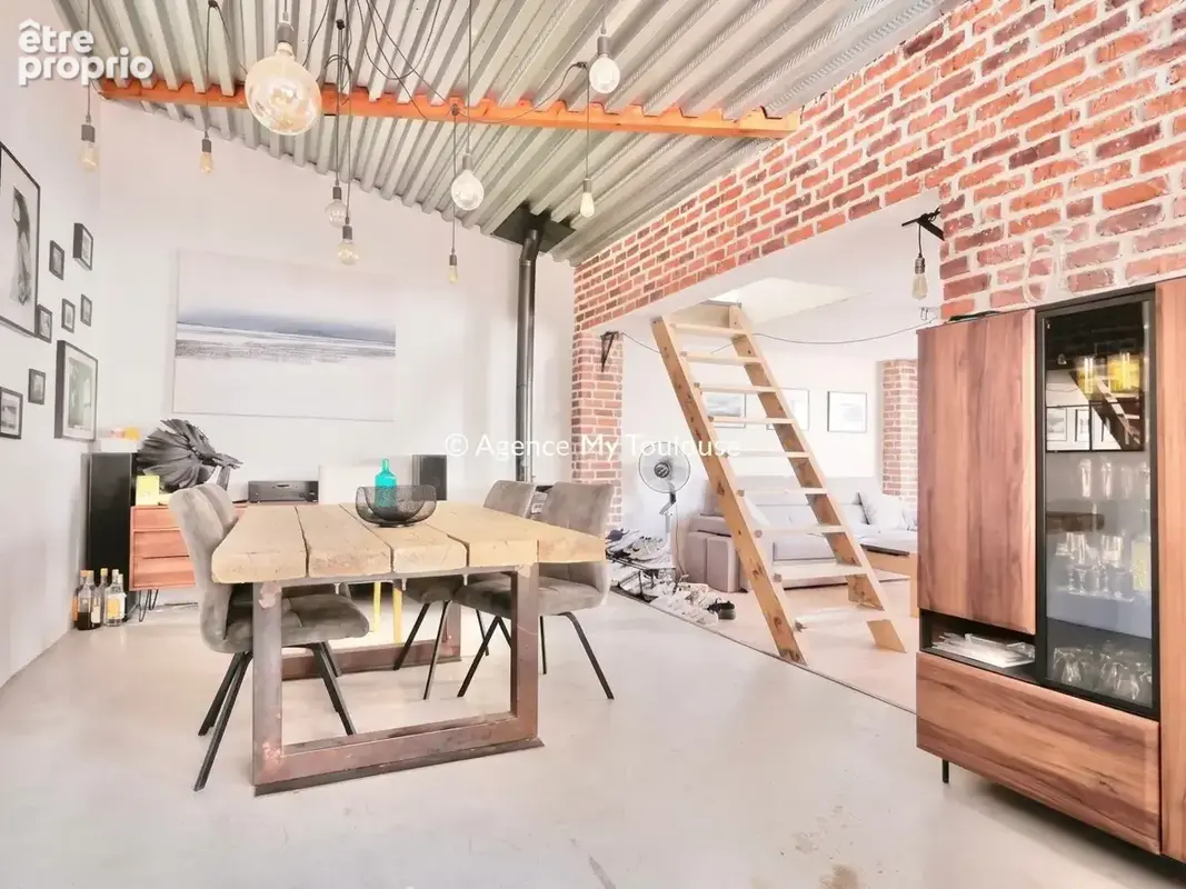 Maison Loft T3 de 88m2 avec une agréable cour arborée. - photo 2
