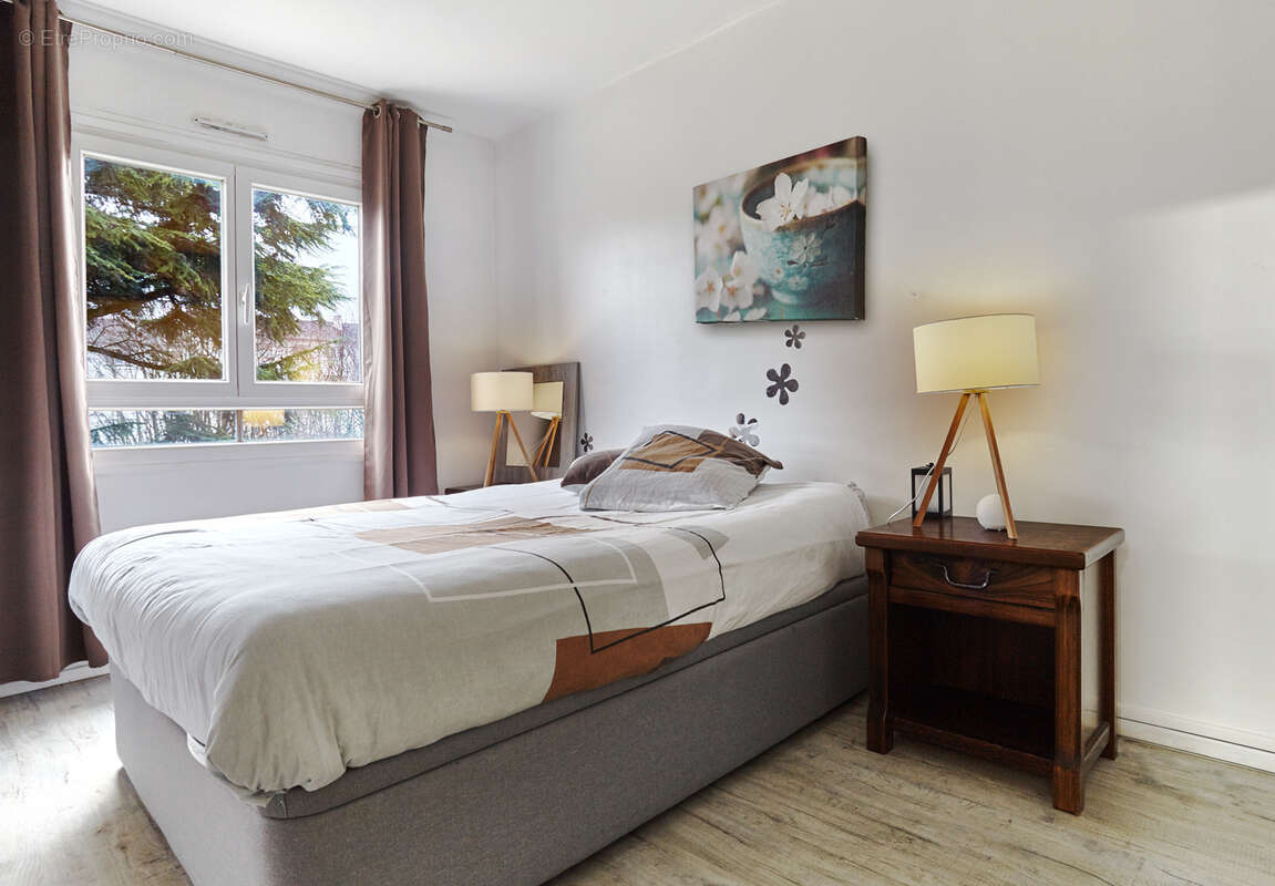 Appartement à SARTROUVILLE