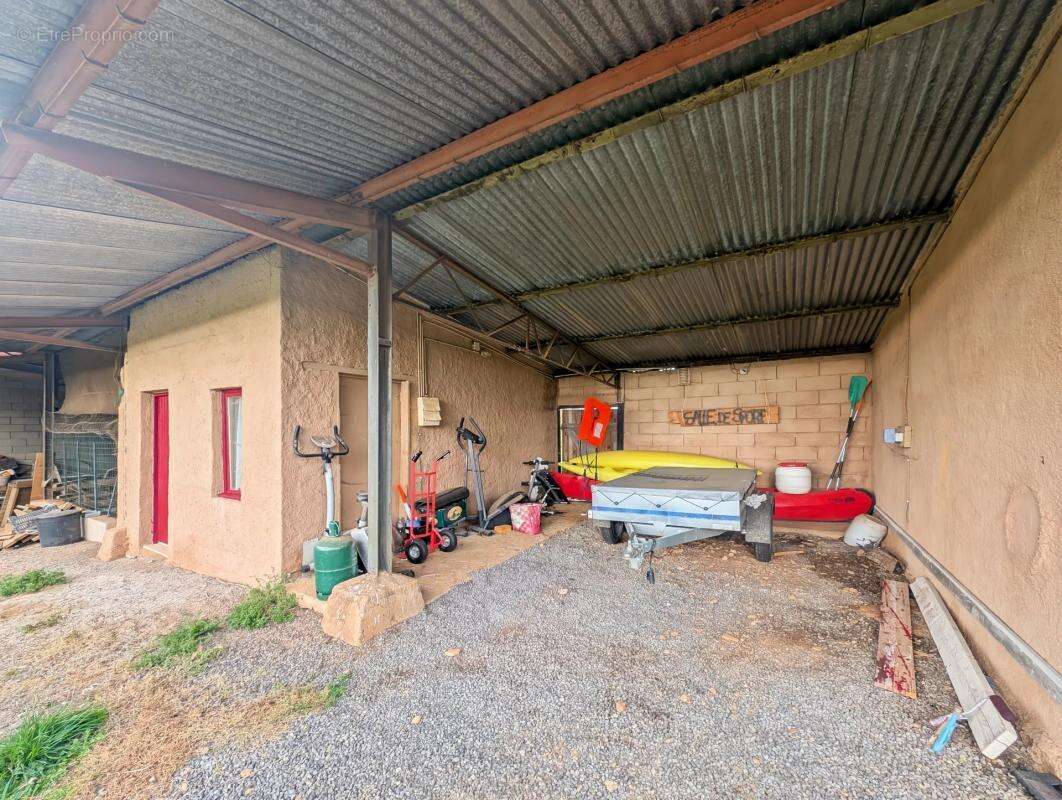 Maison à SAINT-BEAUZELY