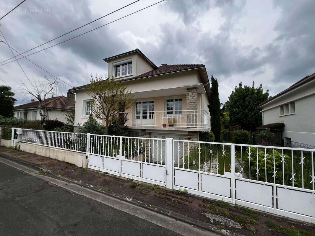 Maison à CHATELLERAULT