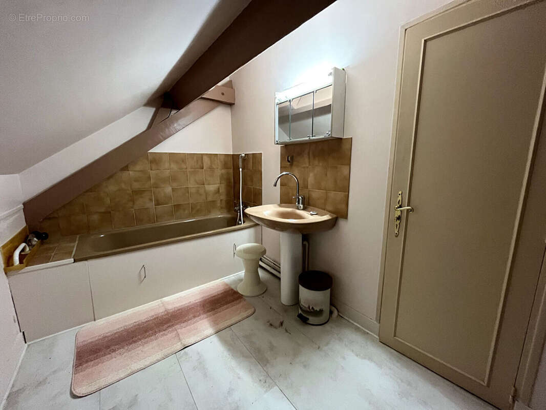 Maison à OINVILLE-SUR-MONTCIENT