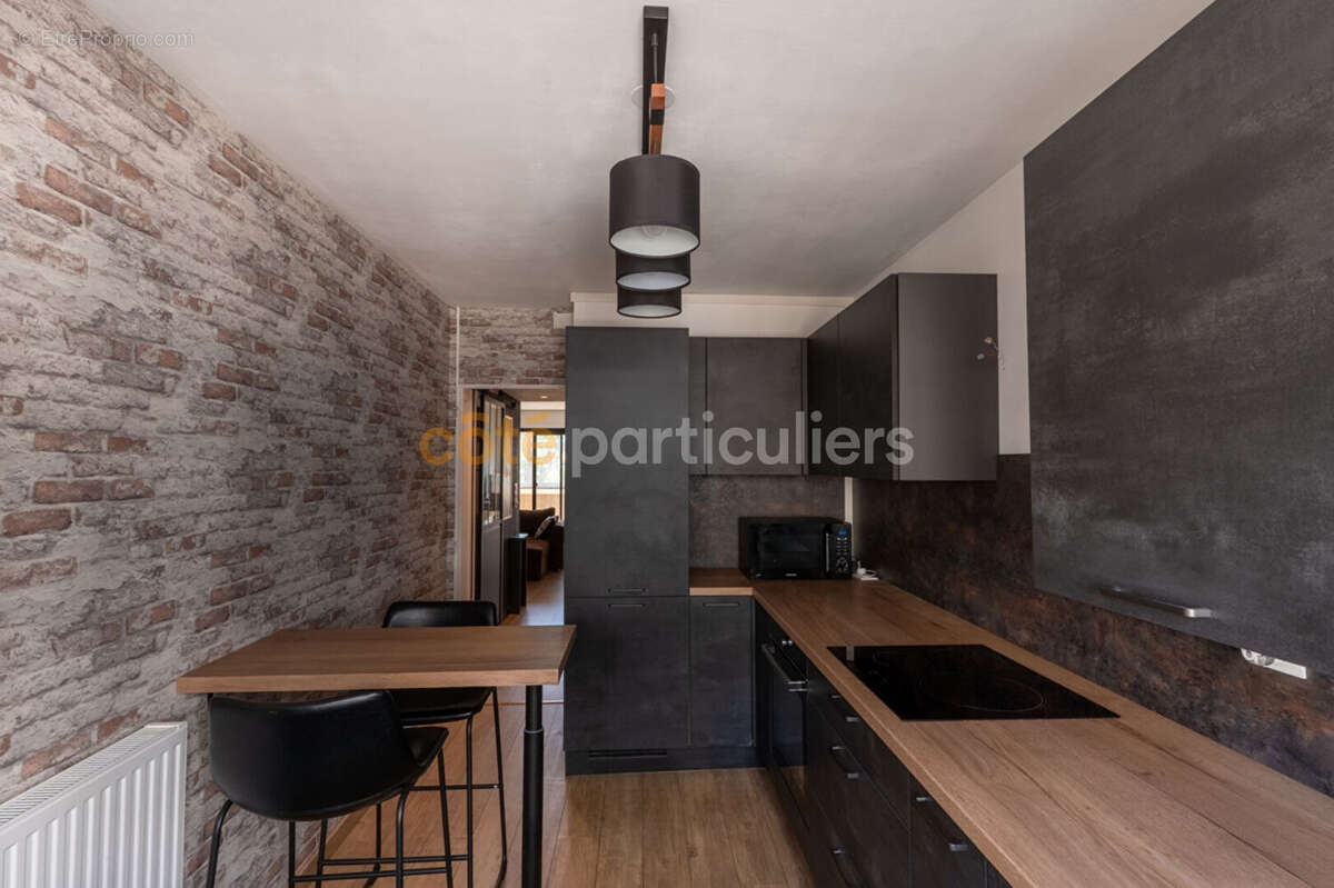 La roche sur-yon -- centre-ville --appartement -- 2 pieces -- 1 chambre -- 59 m2 -- renove -- loggia balcon  --  pentagone - photo 6
