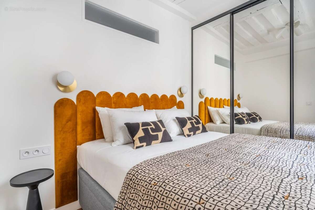 Appartement à PARIS-2E