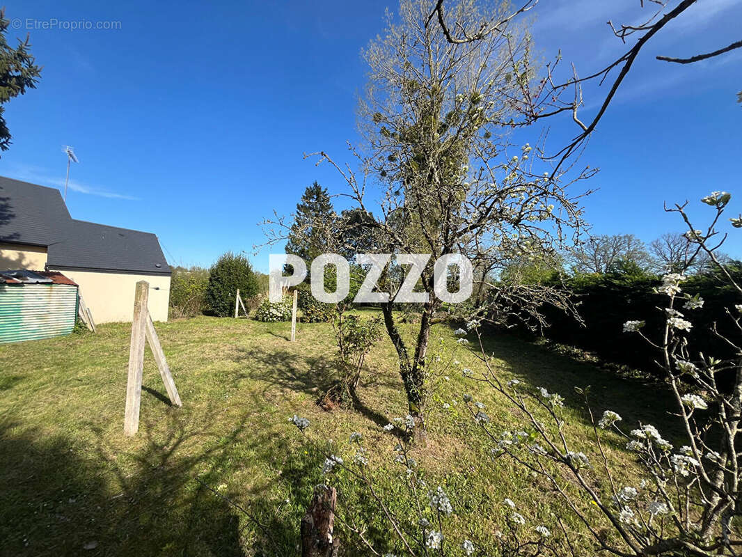 Maison à SAINT-HILAIRE-DU-HARCOUET