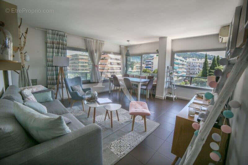 Appartement à LE CANNET