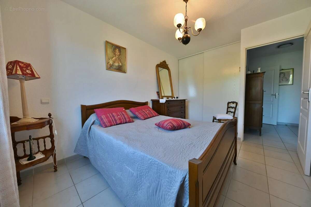 Appartement Uzès, centre-ville à pied, garage - photo 14
