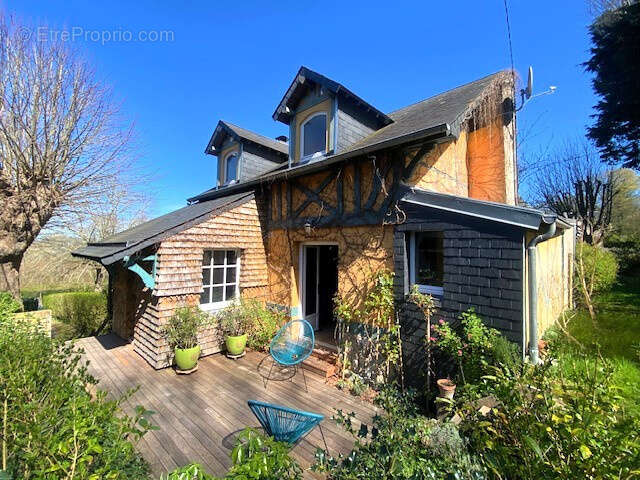 Maison de charme de 79,21 m2 habitables et de 88 m2 au sol avec cheminee, dependance/serre de 12m2 et jardin - photo 3