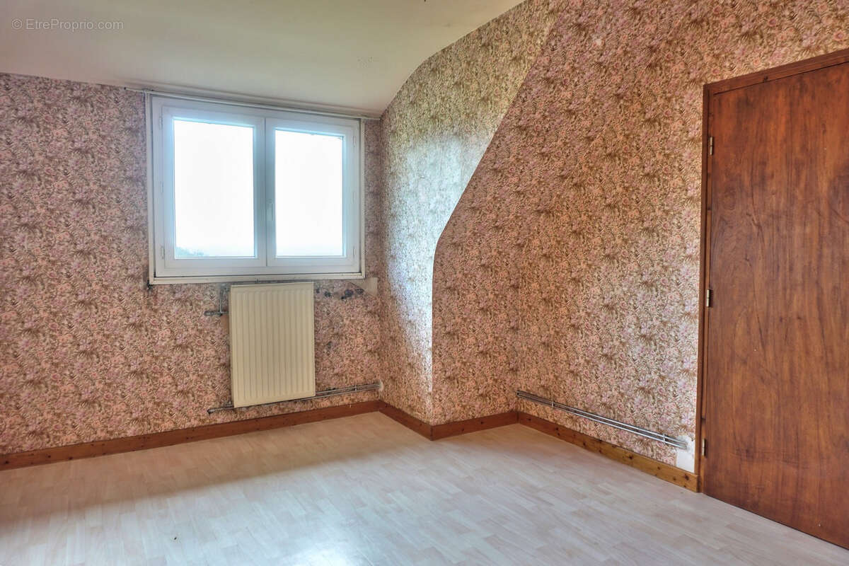 Maison à BELLE-ISLE-EN-TERRE