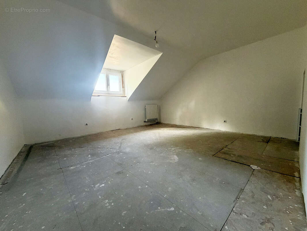 Adresse rare : Rue du Jard, Particulier Rémois à rénover - photo 13
