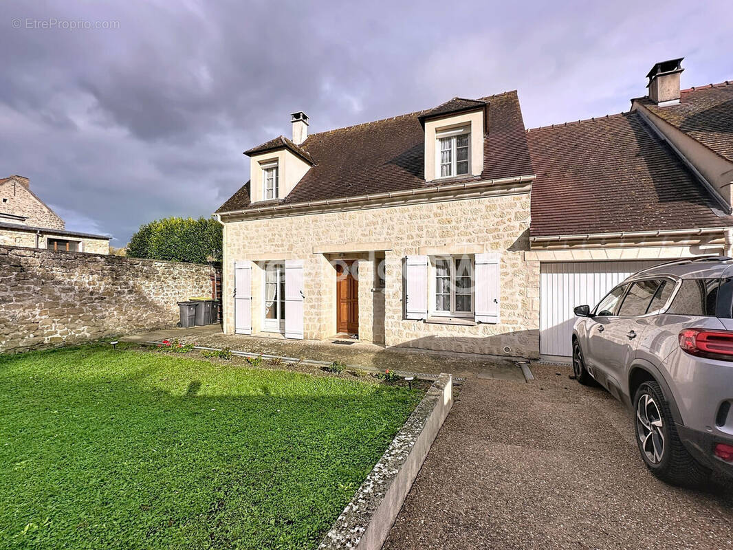 Maison à CONDECOURT