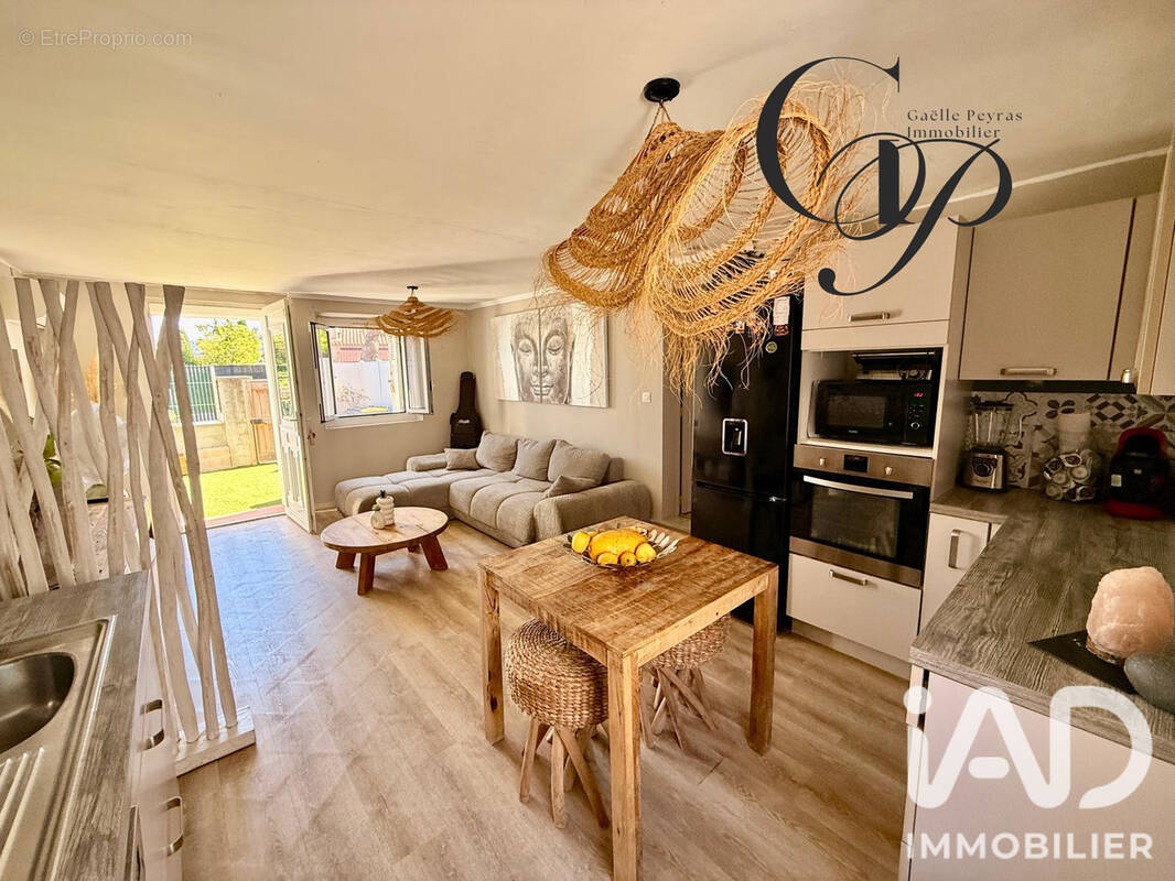 Photo 1 - Appartement à SIX-FOURS-LES-PLAGES