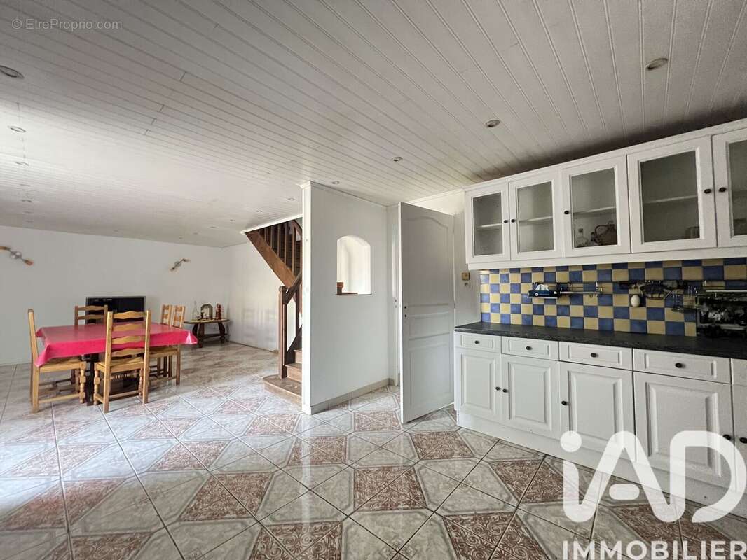 Maison 107 m² à Chavagnes-Les-Redoux  - photo 3