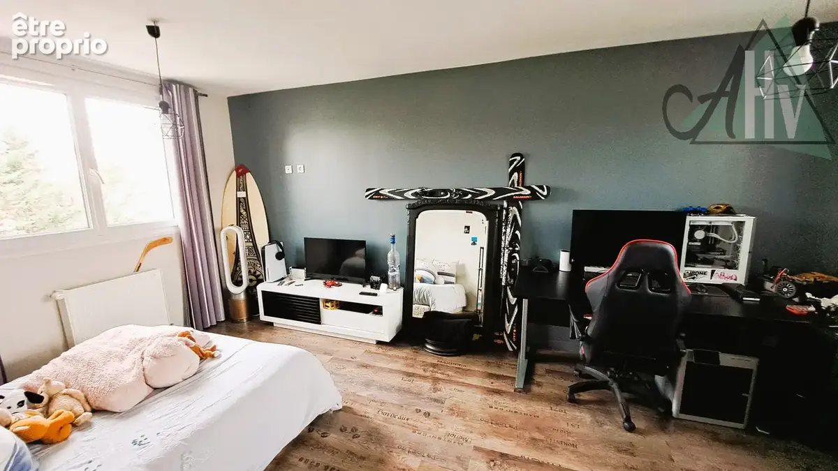 DRAVEIL (91) - Maison rénovée de 116 m2 avec 3 chambres et joli jardin arboré. - photo 10