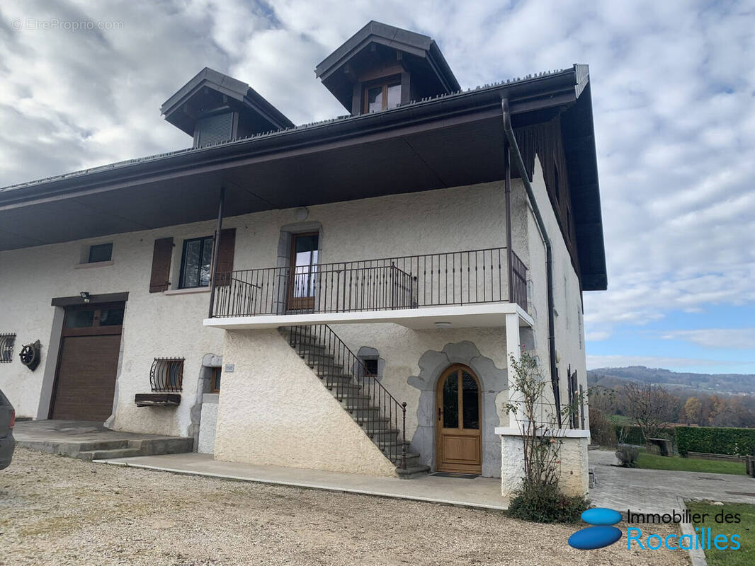 Maison à LA ROCHE-SUR-FORON