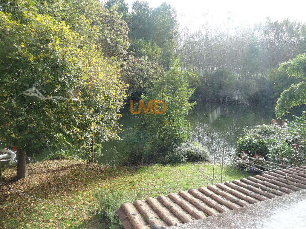 Maison à SAINT-FRONT-DE-PRADOUX