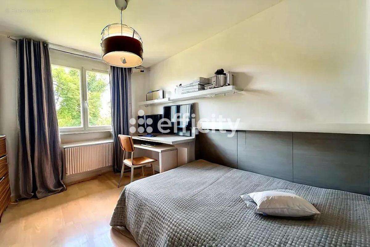 Maison 95 m² à Vaulx-En-Velin  - photo 14
