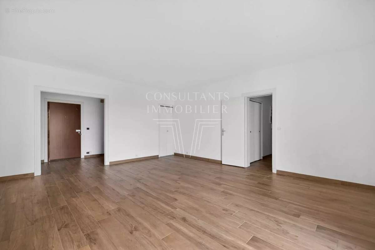 Appartement à PARIS-8E