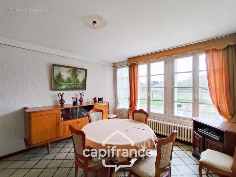 Maison à BESSE-SUR-BRAYE