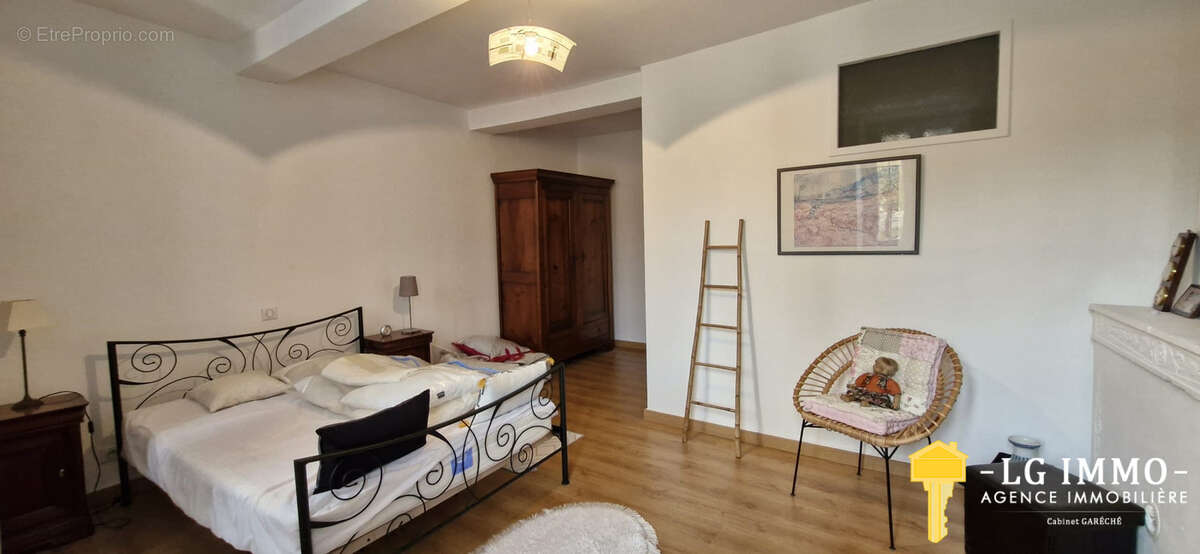 Maison à MORTAGNE-SUR-GIRONDE