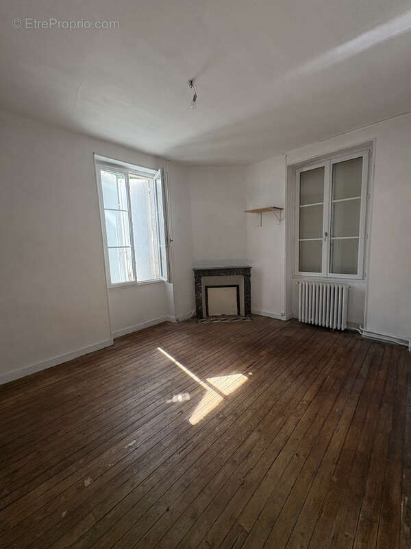 Maison à CONFOLENS