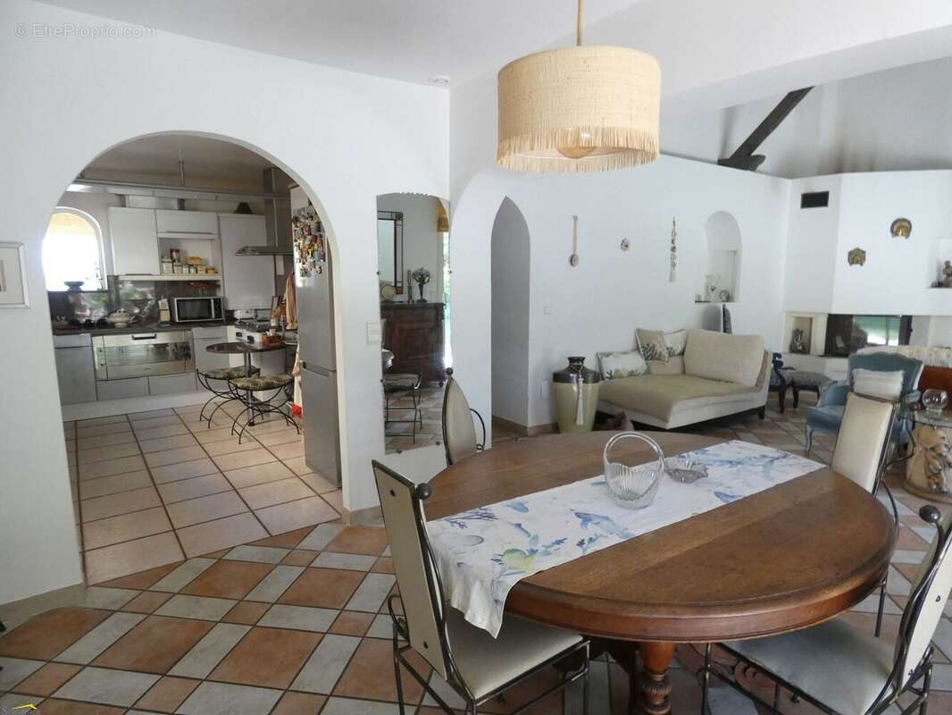 Maison 310 m² à Vias  - photo 5