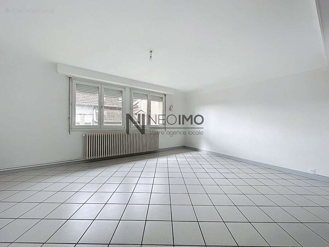 Appartement à NEUFCHATEAU